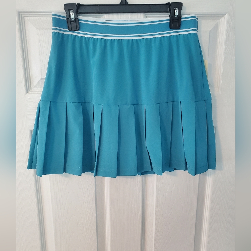 NWT  Performance Pleated Golf Tennis Skort Skirt Lagoon Blue Medium